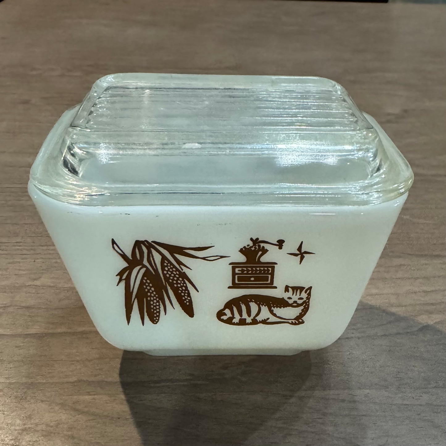 Vintage PYREX Brown Refrigerator EARLY AMERICAN Dish 501-B with Glass Lid