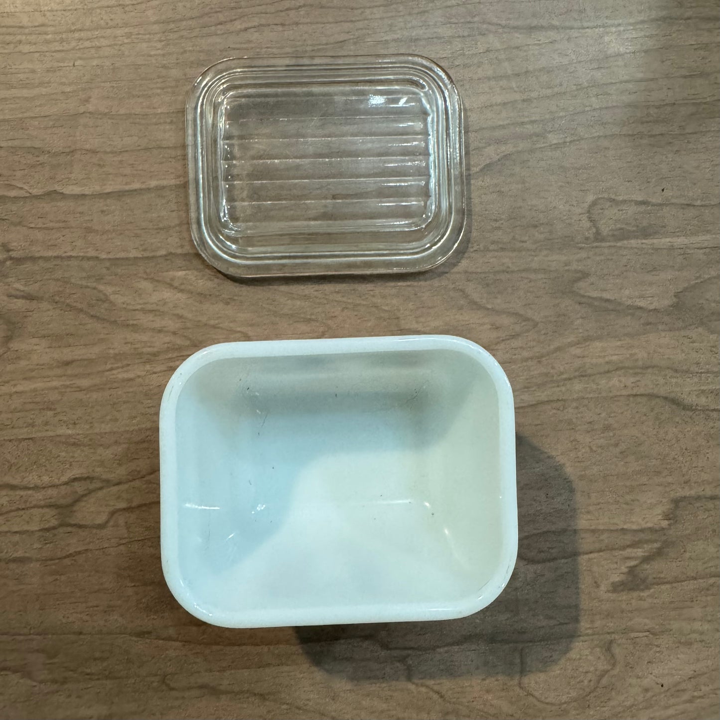 Vintage PYREX Brown Refrigerator EARLY AMERICAN Dish 501-B with Glass Lid