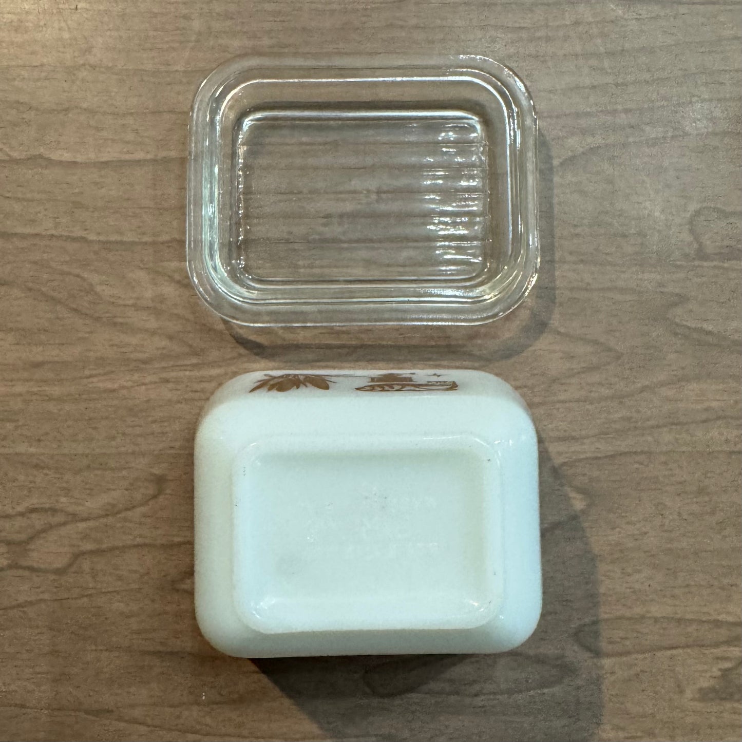 Vintage PYREX Brown Refrigerator EARLY AMERICAN Dish 501-B with Glass Lid