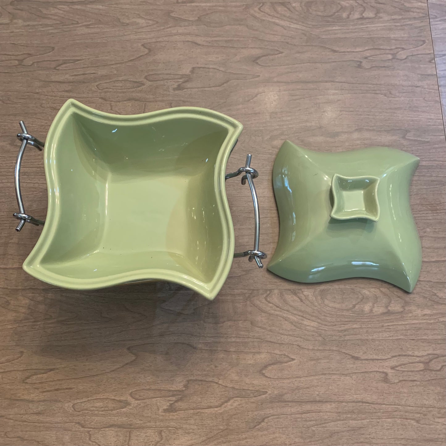 Godinger Porcelain 1 Quart Baker/Chafing Dish with Chrome Warmer Stand