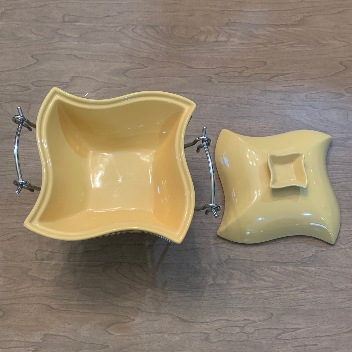 Godinger Porcelain 1 Quart Baker/Chafing Dish with Chrome Warmer Stand