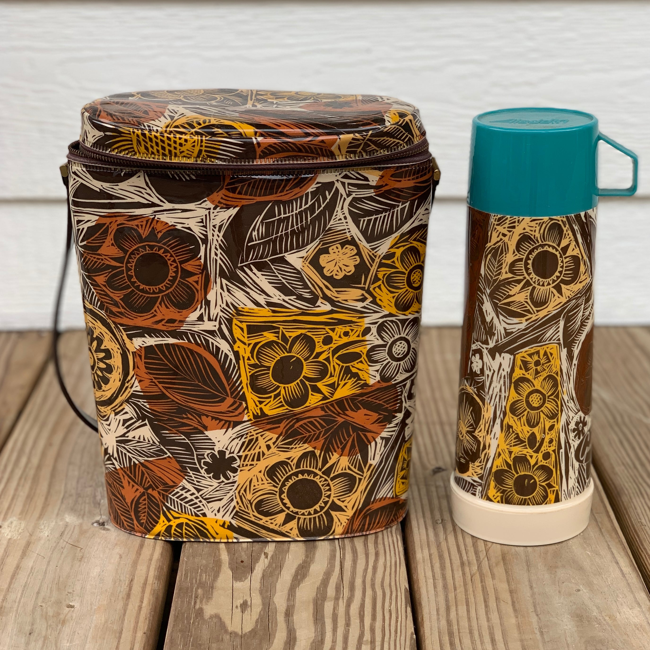 Mid century Aladdin Vanguard thermos